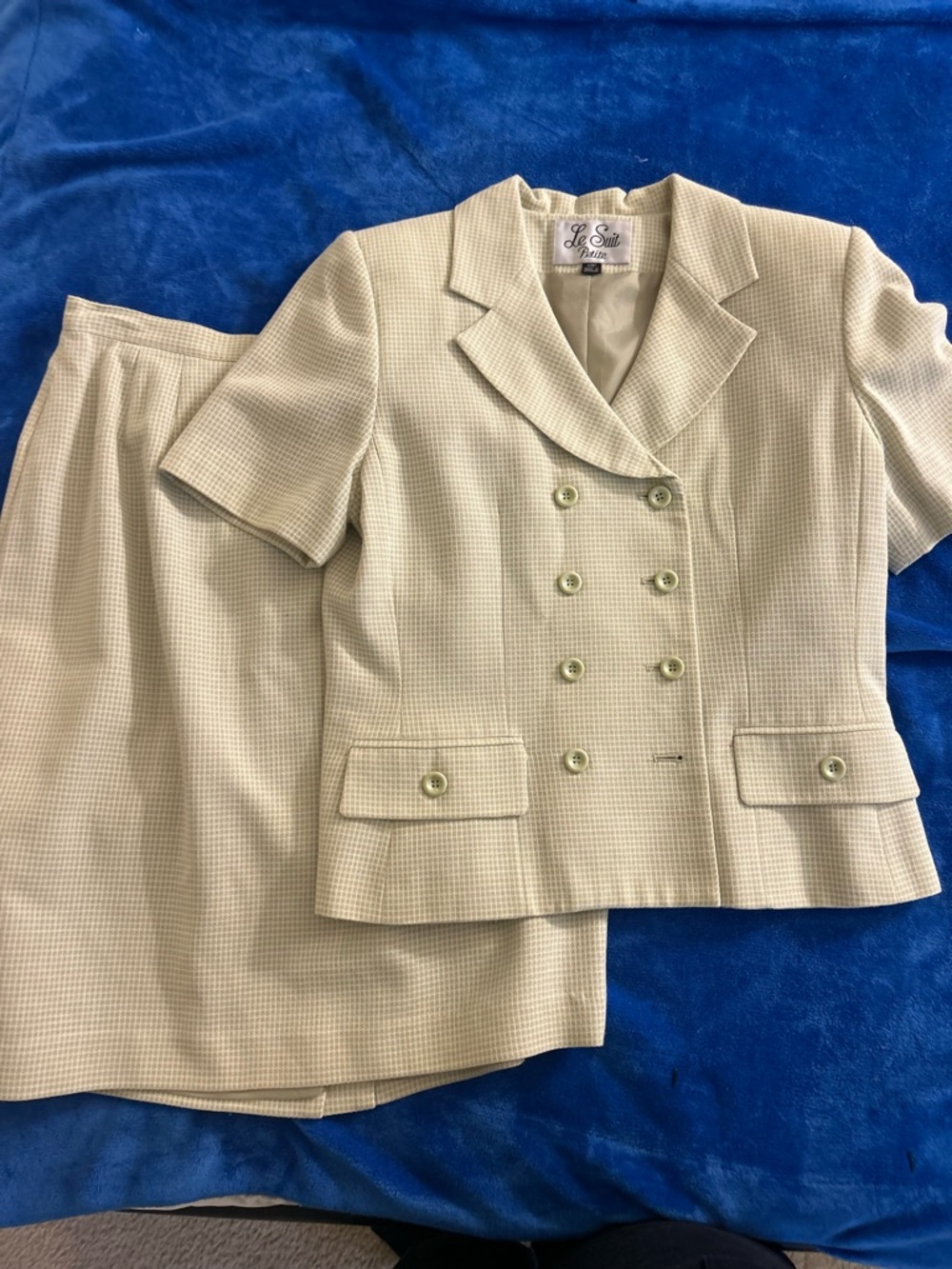 Le Suit Petite Skirt Suit Set Size 10P Sage Green Textured Blazer + Skirt